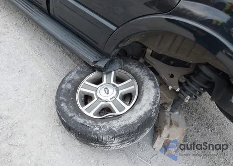 2004 Ford Expedition Eddie Bauer z USA, uszkodzony, nr VIN 1FMFU18L94LA79817